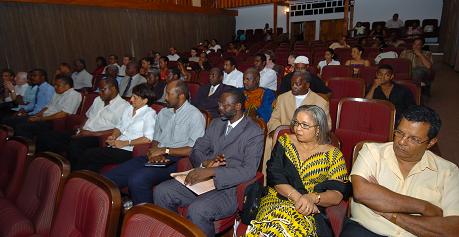 Festival Kreol – Conférence du RILAC-« Apprendre d’autres langues sans nier notre identité primaire » – Ministre Meriton