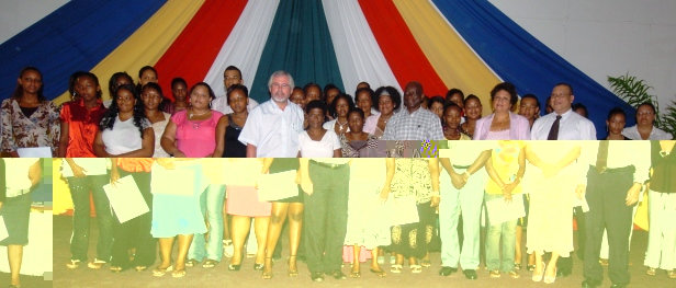 The graduates in a souvenir photograph with Vice-President Belmont, Minister Mondon, Mr Loustau-Lalanne and Mr Joubert