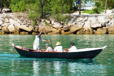 One of the pirogues returning with its catch