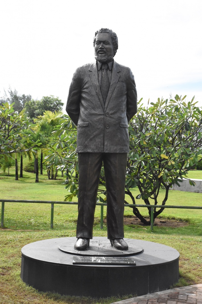 Statue of late Sir James Mancham unveiled in the Peace Park