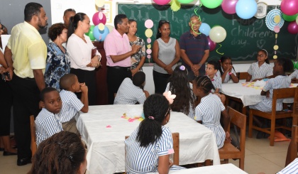 President Faure visits Baie Lazare school