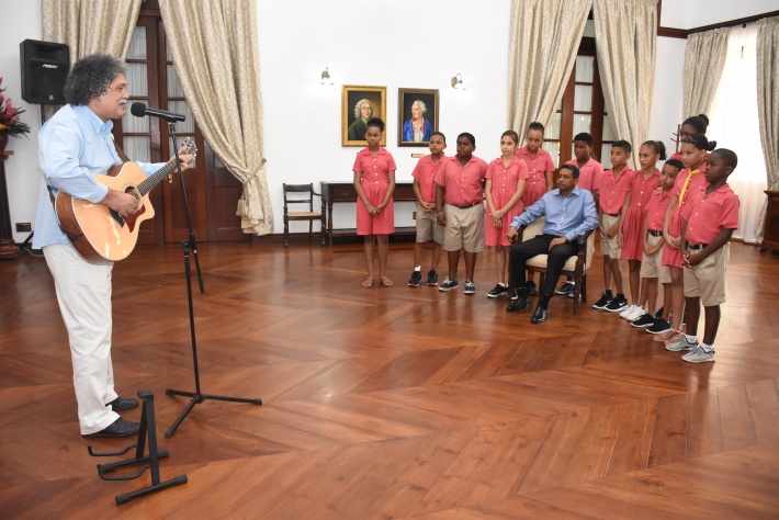 President receives ‘Oceans and Visions’, song dedicated to his commitment to preserving the ocean