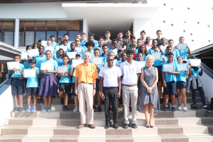 Nisti rewards students who took part in the STEM programme