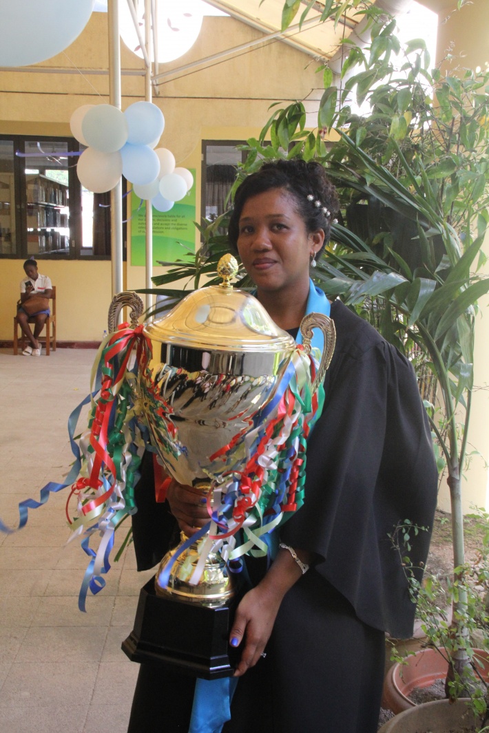 21 teacher students graduate