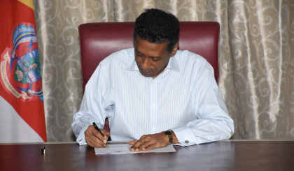 President Faure signs Tourism Development Act 2019     • ‘A major milestone for effective development of this important industry,’ says Minister Dogley