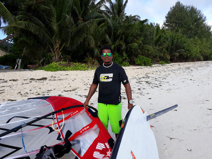 Mahé-Praslin windsurfing race