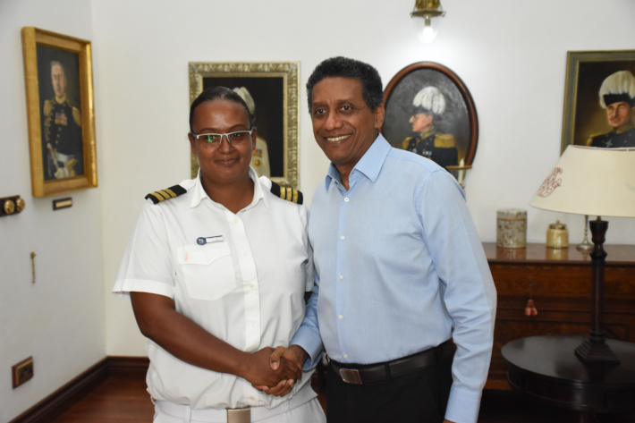 President Faure meets with Seychelles’ only female first officer