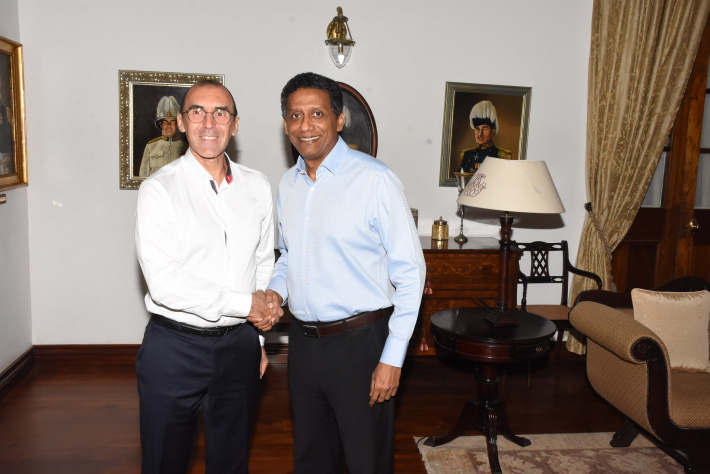 Le nouvel ambassadeur de France aux Seychelles accrédité