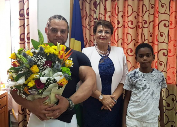 Designated Minister Mondon meets professional bodybuilder Mekdachi