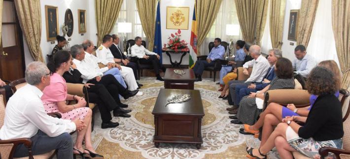 Visite de courtoisie de la délégation de l'UE au Président Faure à la State House