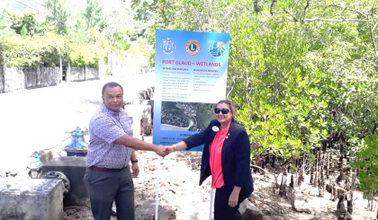 Lions Club and MEECC unveil information signboards at Port Glaud wetlands