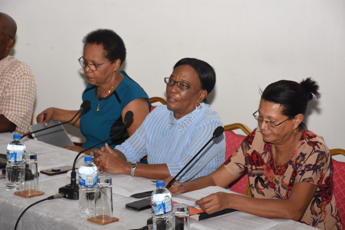 Ministry of Education meets school council chairpersons