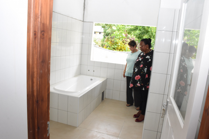 Minister Mondon visits community projects in south Mahé