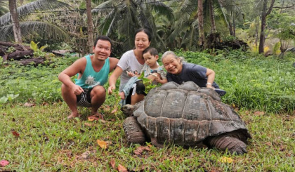 Chinese family enjoying prolonged vacation in Seychelles due to COVID-19   