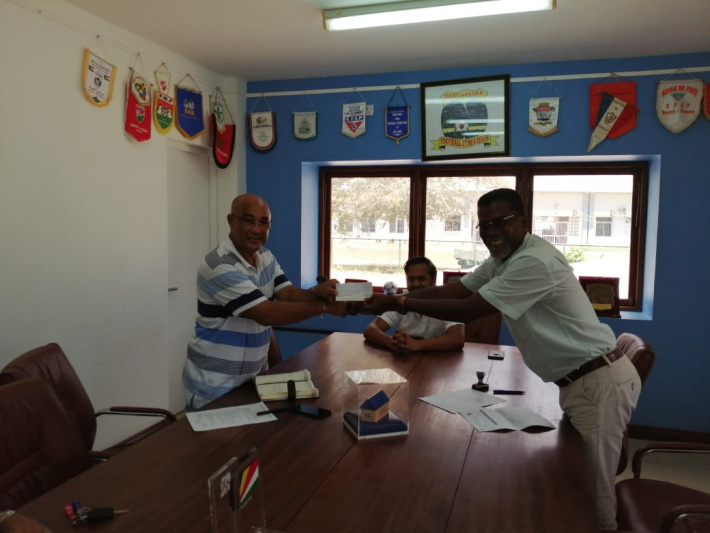 Football     SFF distributes financial assistance to clubs