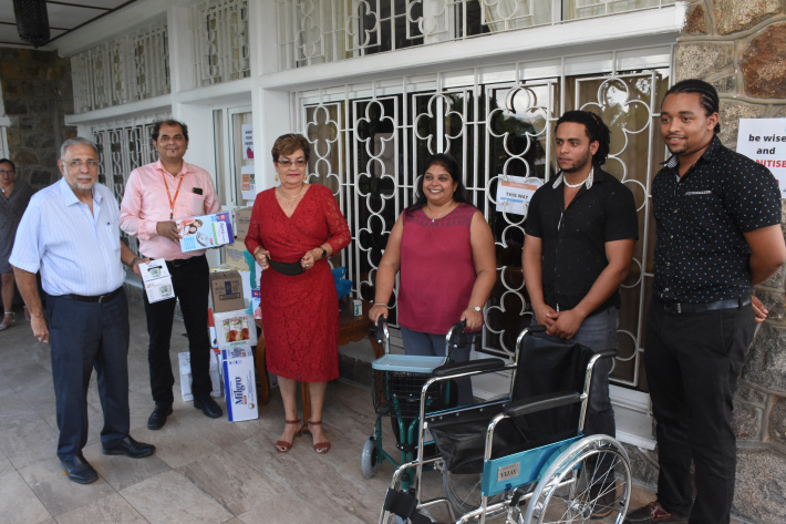 Indian Association and Vijay Group donate to the elderly