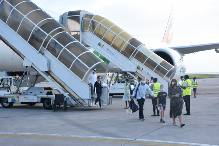 Seychelles welcomes back commercial flights