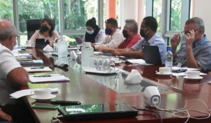 Newly appointed tourism minister meets task force representatives