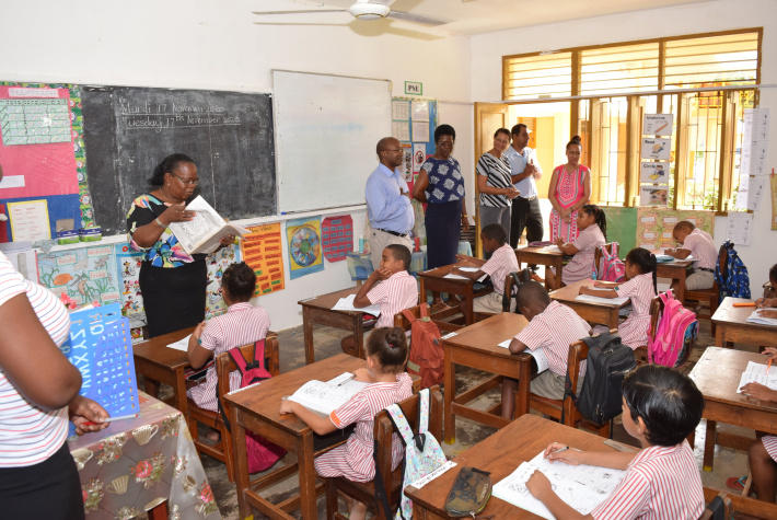 Education minister kicks off school visits at Anse Royale primary, secondary