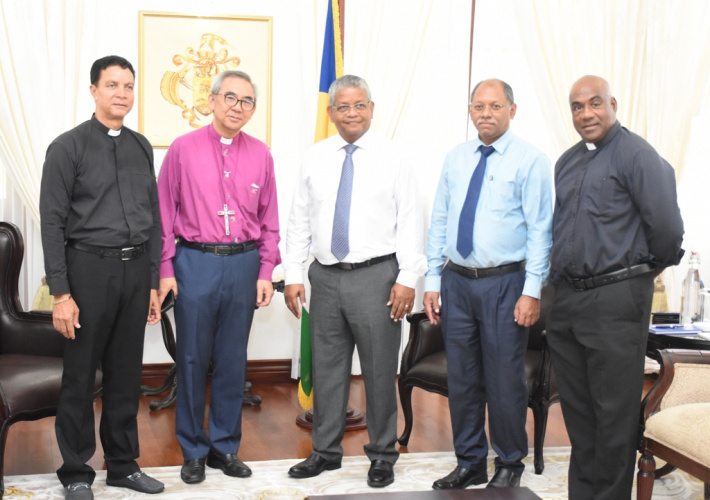 President Ramkalawan congratulates Anglican priests on achieving doctorate degrees