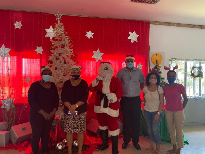 Hilton Seychelles brings Christmas joy to President’s Village