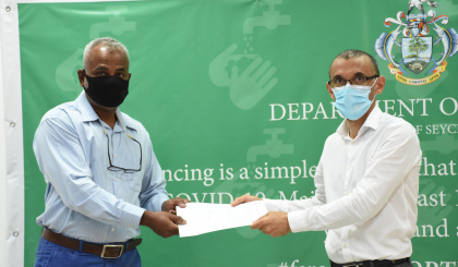 LaFarge Cement donates R75,000 to Ministry of Health