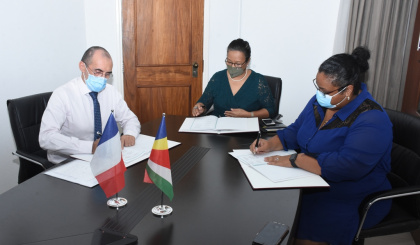 Signature d’un accord-cadre de coopération internationale entre l’Université de La Réunion, le Chu de La Réunion, l’Université des Seychelles et le Ministère de la Santé