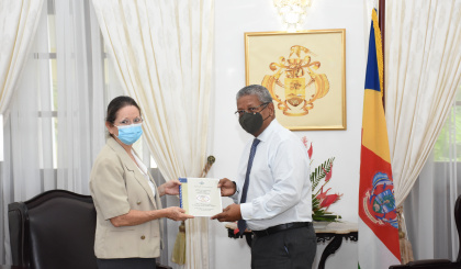 Ombudsmanreport2020Frebruary262021     President Ramkalawan receives Ombudsman’s report for 2020