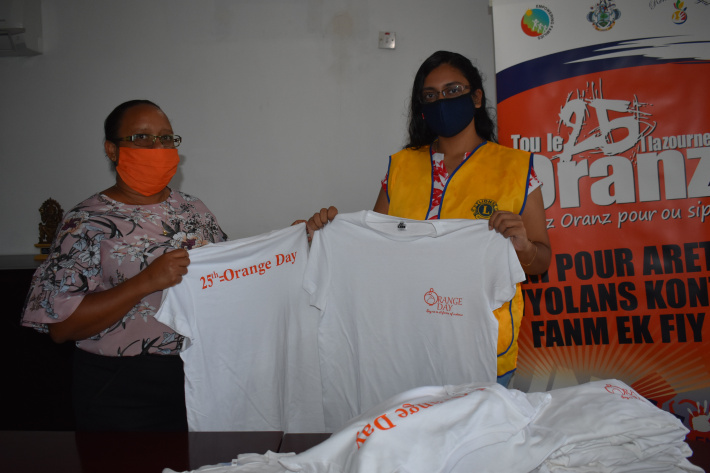 Women Lions club donates T-shirts to Orange Day campaign