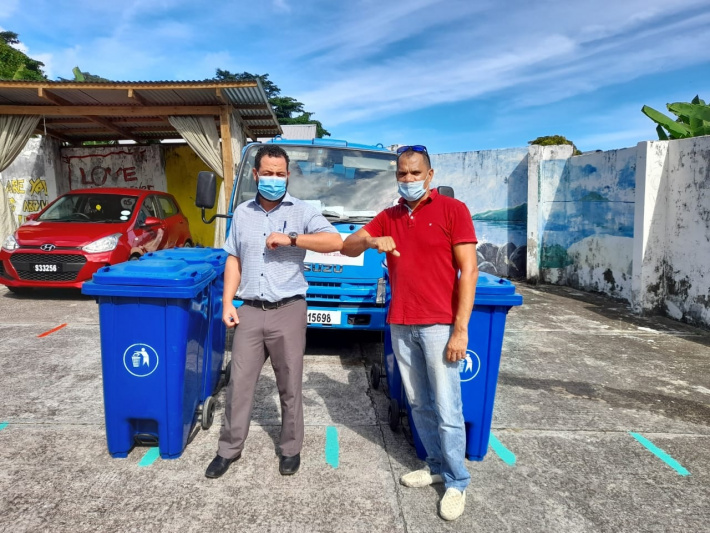 Beau Vallon secondary school gets donation of four bins