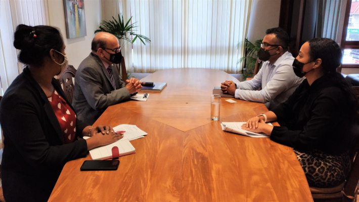 Minister Hassan holds talks with Sri Lankan HC