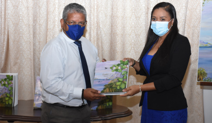 Commemorative book on Seychelles’ 250-year history officially launched