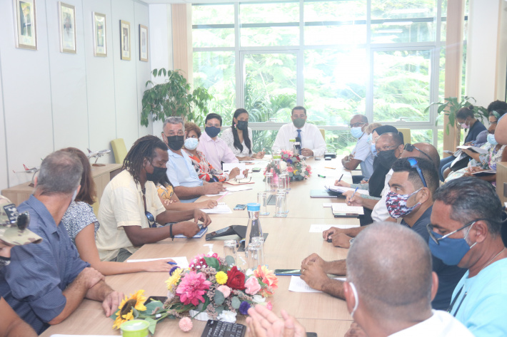 Yacht owners meet with tourism minister