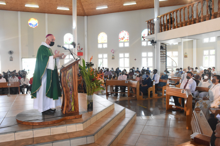 Mass celebrates start of Teachers’ Week