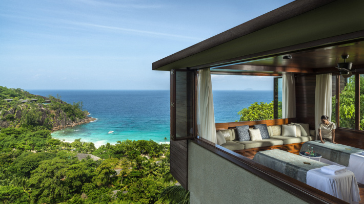 Condé Nast Traveler’s 2021 Readers’ Choice Awards     Four Seasons Resorts Seychelles listed among the best Indian Ocean resorts