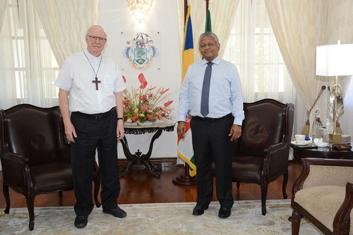 President Ramkalawan welcomes Bishop Denis Wiehe at State House