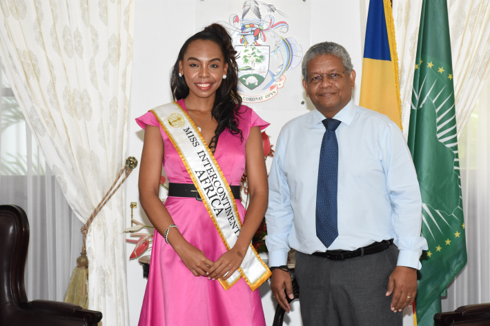 President Ramkalawan receives Miss Seychelles 2020 Kelly-Mary Anette   