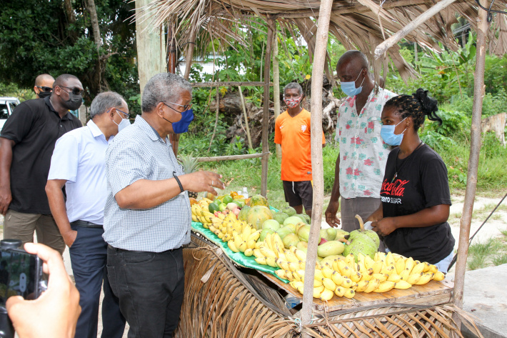 President Wavel Ramkalawan leads delegation on visits to Praslin and La Digue