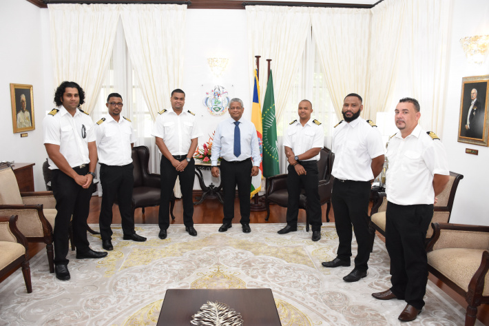 President Ramkalawan meets Seypec’s seafarers