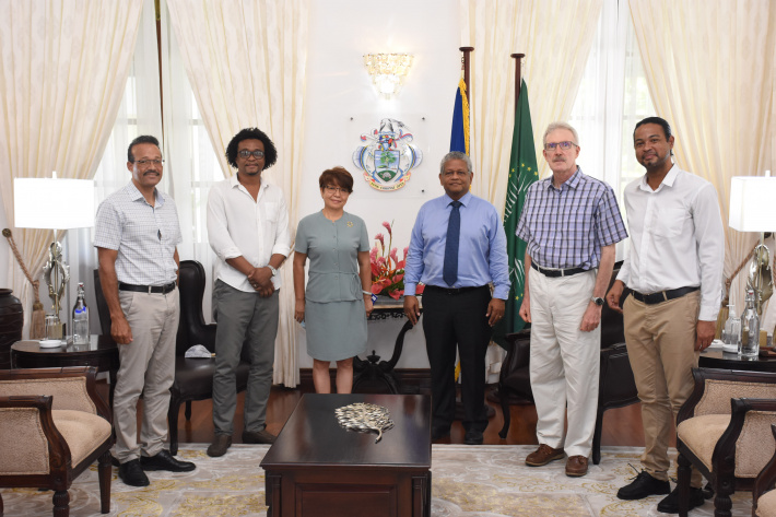 Seychelles National Choir members call on President Ramkalawan