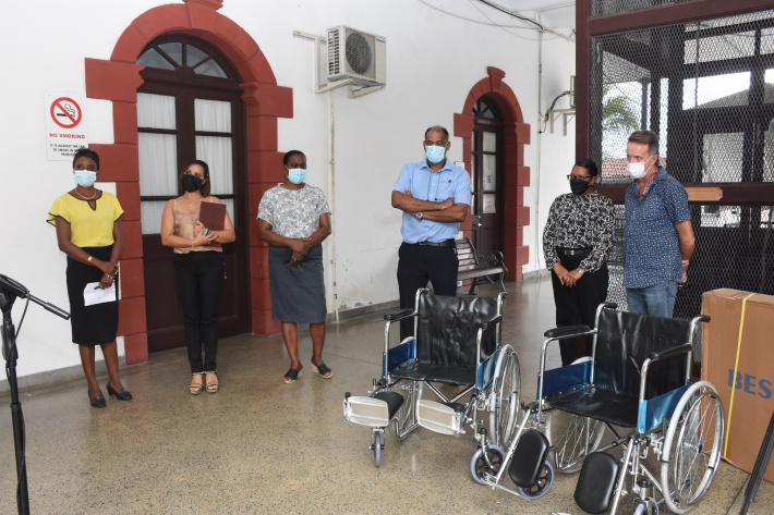 GranKaz casino donates wheelchairs to Ministry of Health