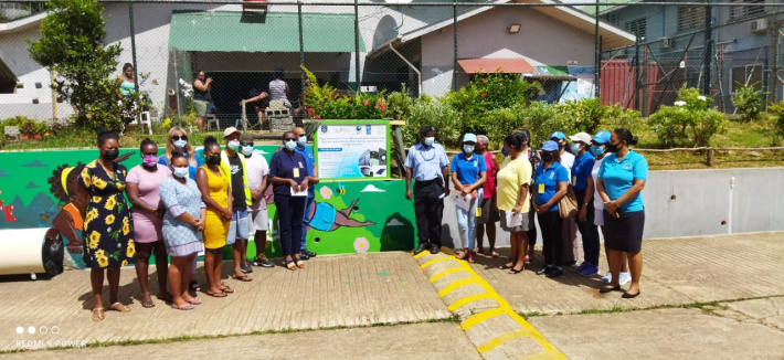 UNDP resident representative visits GEF Small Grants project at Montagne Posée prison