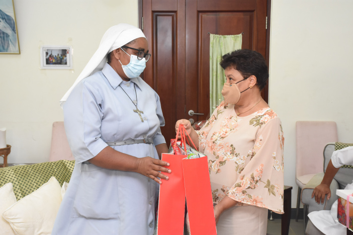    First Lady Ramkalawan, Minister Francourt bring joy to children in homes