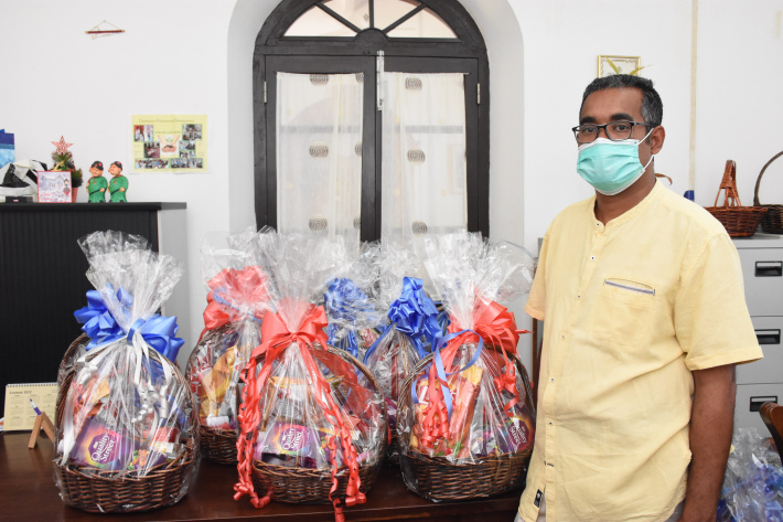 Football federation rewards Family Hospital staff