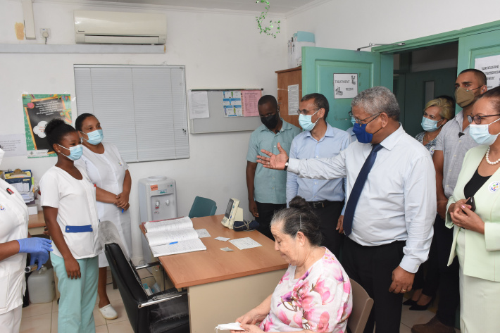 President visits two health centres     ‘Aiming for a healthy nation’     By Roland Duval