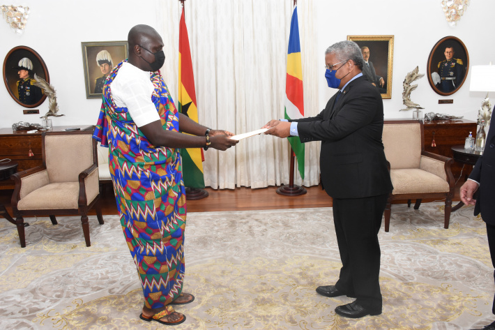 New Ghanaian High Commissioner Owiredu presents credentials