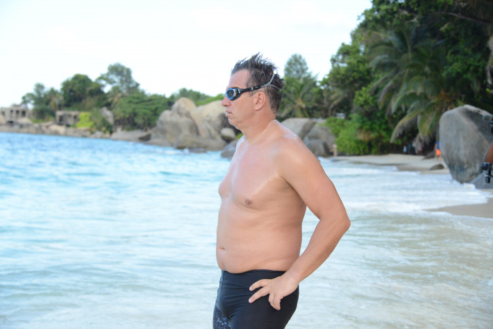    Swimming: Mahe to La Digue challenge     Extreme swimmer Andre Wiersig stops his challenge   