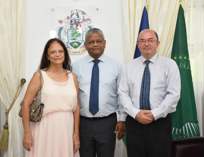 Blind and visually impaired association members call on President Ramkalawan