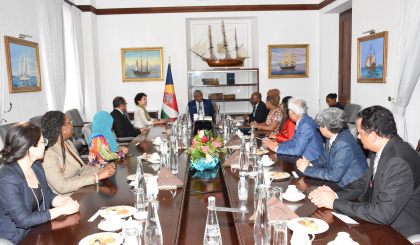 President Ramkalawan meets delegates from Commonwealth of Learning