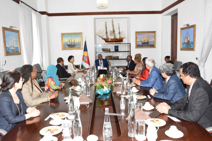 President Ramkalawan meets delegates from Commonwealth of Learning